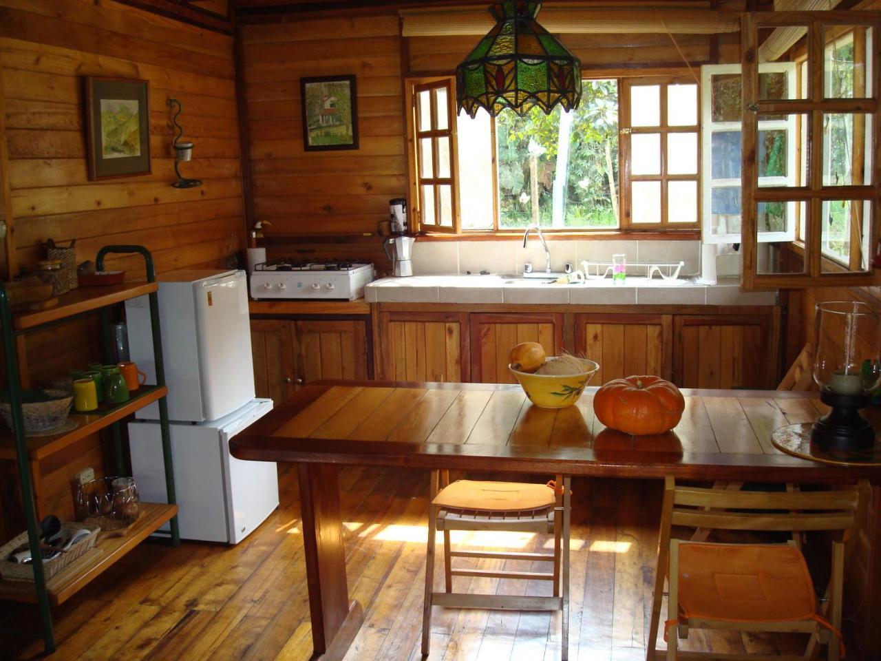 Mindo Eco Chalet Con Rio Y Cascada Esterno foto